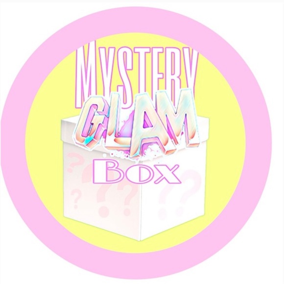 GLAM Mystery Box: DESIGNER BRANDS Retail Value $50.00 - Picture 2 of 3